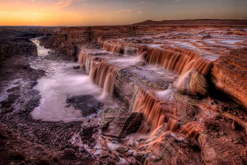 https://www.navajoblue.com/wp-content/uploads/2022/04/attractions-grand-falls.jpg