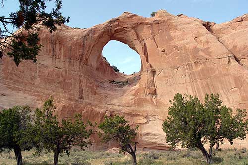 https://www.navajoblue.com/wp-content/uploads/2022/04/attractions-window-rock.jpg